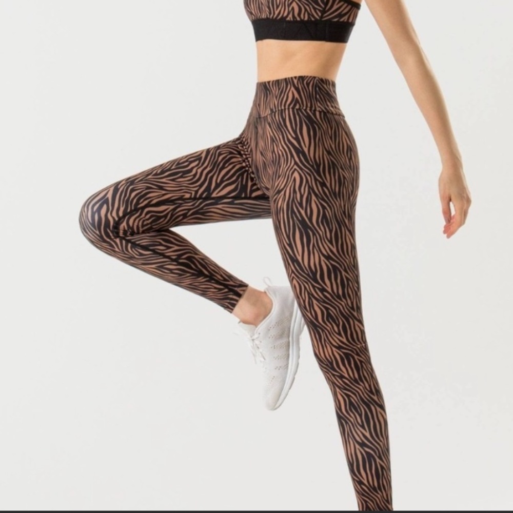 Alala Tiger Print Savannah Legging sz S